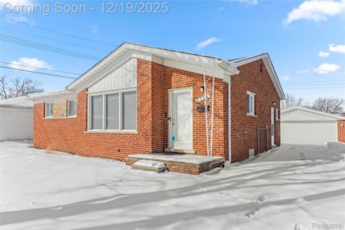 7154 Plainfield St, Dearborn Heights, MI, 48127-4603 | Card Image