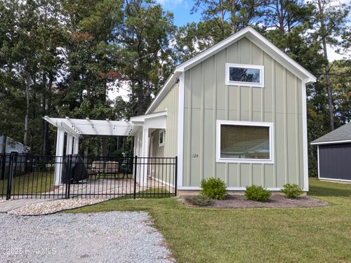 124 Long Pond Loop, Swansboro, NC, 28584 | Card Image