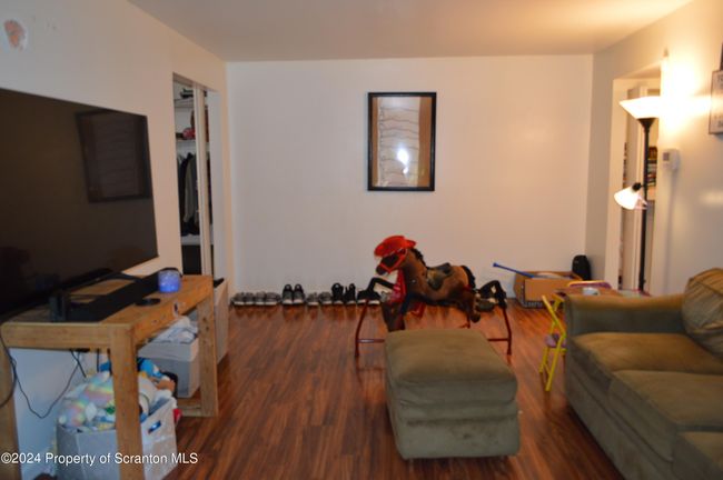 Living Room | Image 8