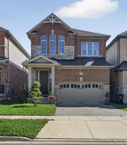10 Reistwood Dr, Kitchener, ON, N2R0N7 | Card Image