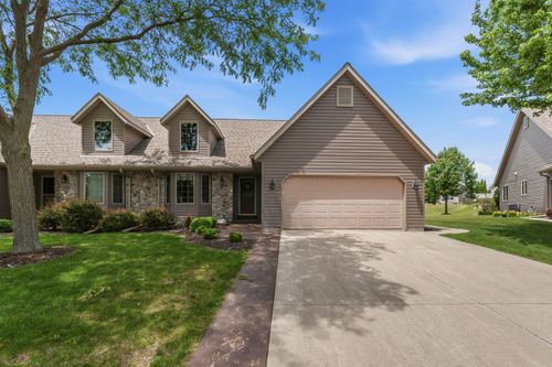 W203N16151 Pin Oak Cir, Jackson, WI, 53037-9800 | Card Image