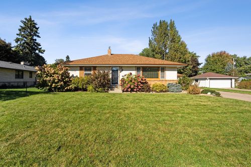 1205 Autumn St, Roseville, MN, 55113-6102 | Card Image
