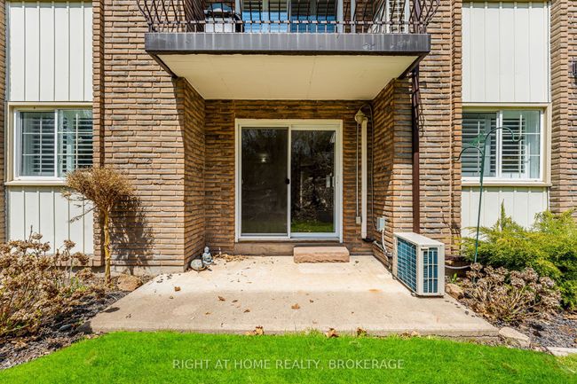 102 - 20 John St, Condo with 2 bedrooms, 1 bathrooms and 3 parking in Grimsby ON | Image 23