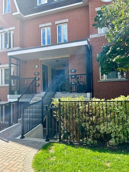 220-308 John St, Markham, ON, L3T0A7 | Card Image