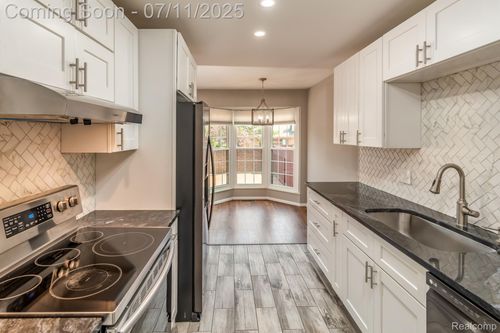 31117 Country Blf, Farmington Hills, MI, 48331-1009 | Card Image