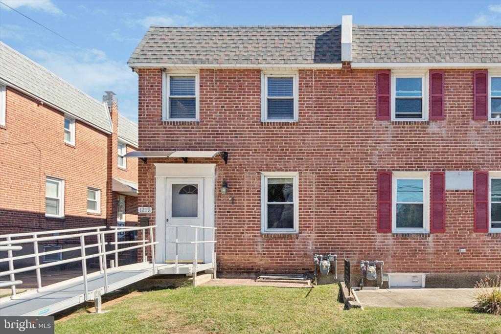 Roosevelt Dr, Havertown, PA 19083
