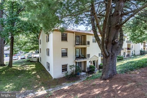 685-5898 Surrey Hill Pl, SPRINGFIELD, VA, 22152-1143 | Card Image
