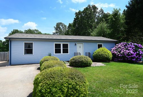2263 Starbrooke Dr, Newton, NC, 28658-8604 | Card Image