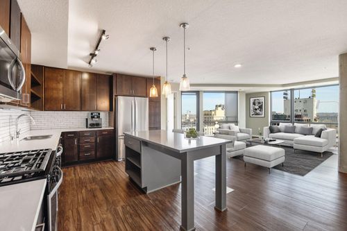 apt-802-811 Washington Ave S, Minneapolis, MN, 55415-7511 | Card Image
