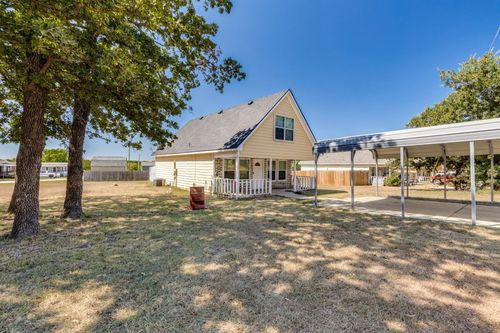 11001 Shady Oaks Dr, Runaway Bay, TX, 76426-8419 | Card Image