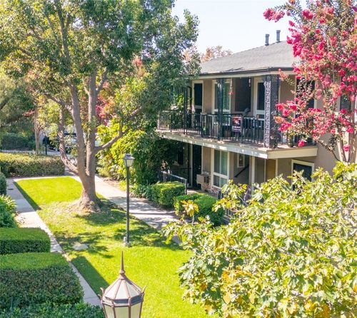 12-660 S Glassell St, Orange, CA, 92866-3028 | Card Image