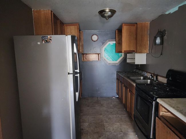 1011 Lansing Ave, Home with 0 bedrooms, 1 bathrooms and null parking in Jackson MI | Image 4