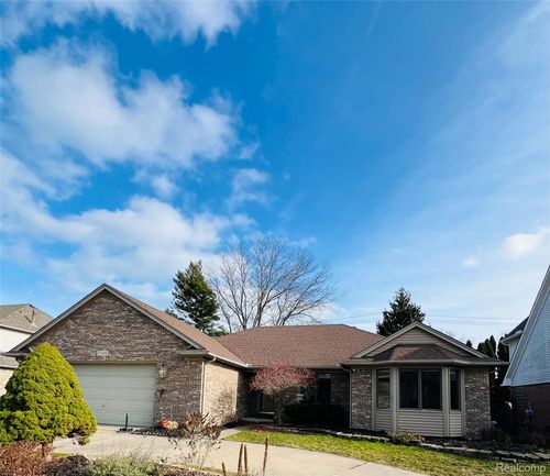 39852 Southpointe Ave, Harrison Township, MI, 48045-1649 | Card Image