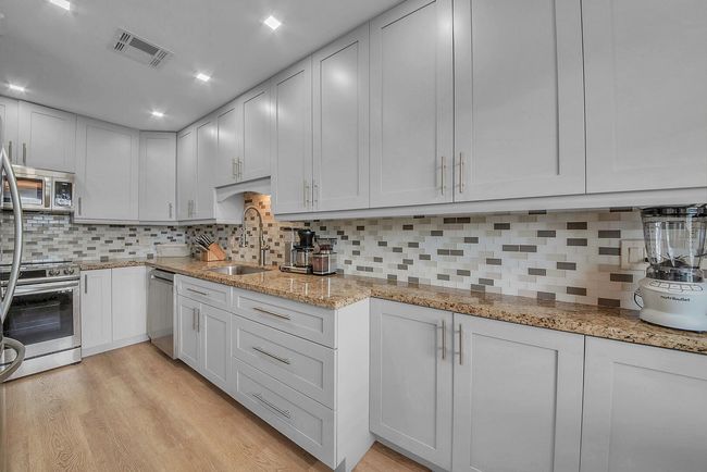 APT-103 - 1140 Mahogany Way, Condo with 2 bedrooms, 2 bathrooms and null parking in Delray Beach FL | Image 6