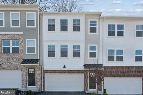 135 Four Leaf Dr, DOWNINGTOWN, PA, 19335-4054 | Card Image