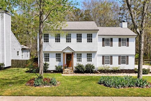 240 Park Bridge Ln, Roswell, GA, 30075-3064 | Card Image