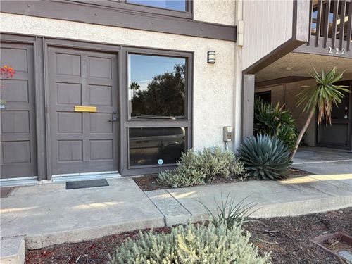 114-222 Fashion, Tustin, CA, 92780 | Card Image