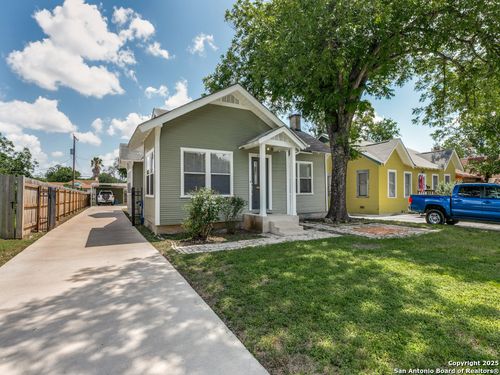 2020 W Mulberry Ave, San Antonio, TX, 78201-4956 | Card Image
