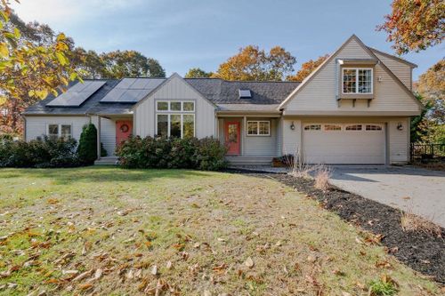 2 Woodvue Cir, Sandwich, MA, 02644 | Card Image