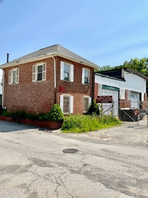 295 Meadow Ave, Washington, PA, 15301-4229 | Card Image