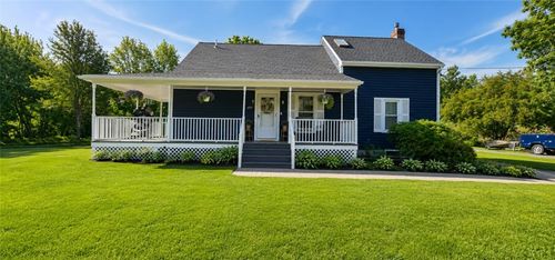 424 Buxton St, North Smithfield, RI, 02896-7623 | Card Image
