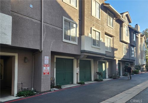 3402 Holly Grove, Thousand Oaks, CA, 91362 | Card Image
