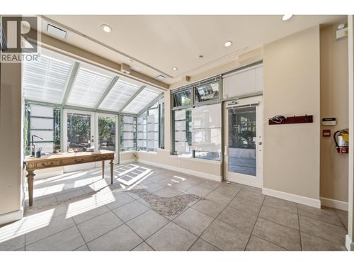 102-6388 Bay St, West Vancouver, BC, V7W2G9 | Card Image