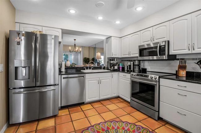 APT-9C - 6101 34 Th St W, Condo with 3 bedrooms, 2 bathrooms and null parking in BRADENTON FL | Image 11