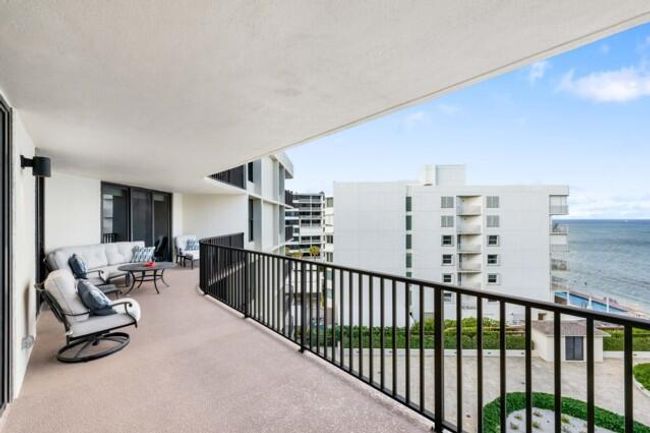 APT-510 - 3610 S Ocean Blvd, Condo with 3 bedrooms, 2 bathrooms and null parking in South Palm Beach FL | Image 6
