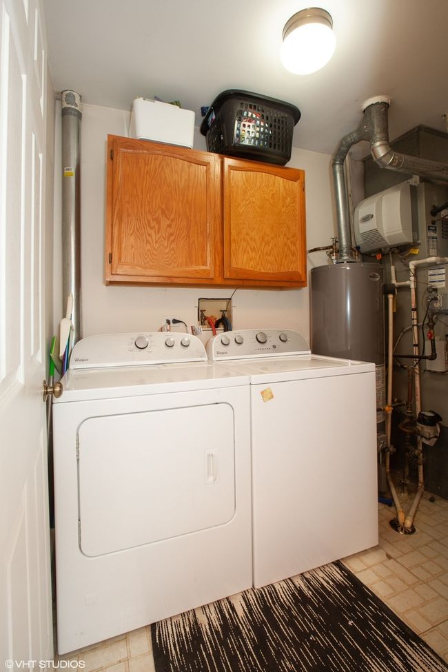 1073 Oswego Rd, Home with 2 bedrooms, 1 bathrooms and null parking in Naperville IL | Image 10