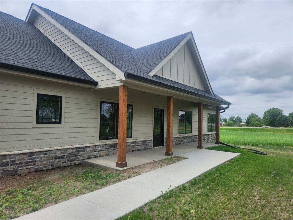52nd Ave, Newton, IA 50208