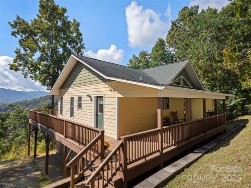 88 Brown Bear Way, Waynesville, NC, 28786 | Card Image