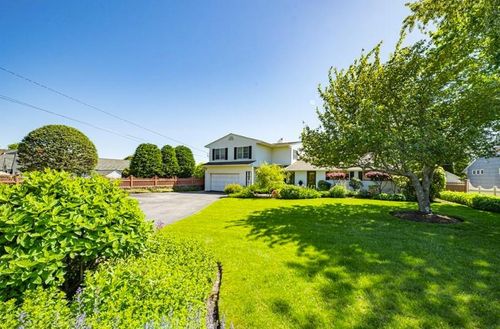 137 Melbury Rd, Babylon, NY, 11702-3309 | Card Image
