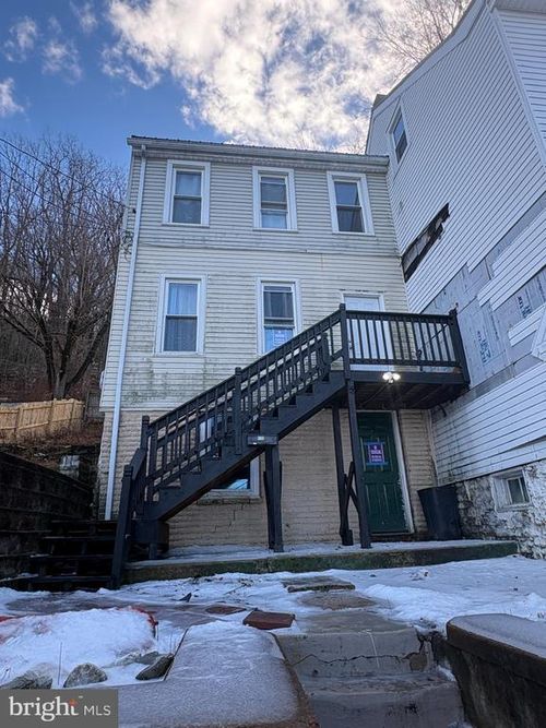 436 W Savory St, POTTSVILLE, PA, 17901-3954 | Card Image