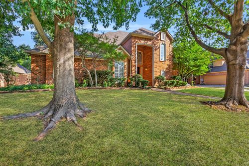 9 Royal Oaks Cir, Denton, TX, 76210-5575 | Card Image