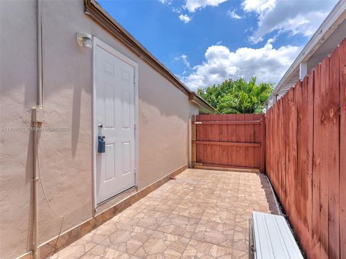 2-10460 Sw 43rd St, Miami, FL, 33165-4911 | Card Image