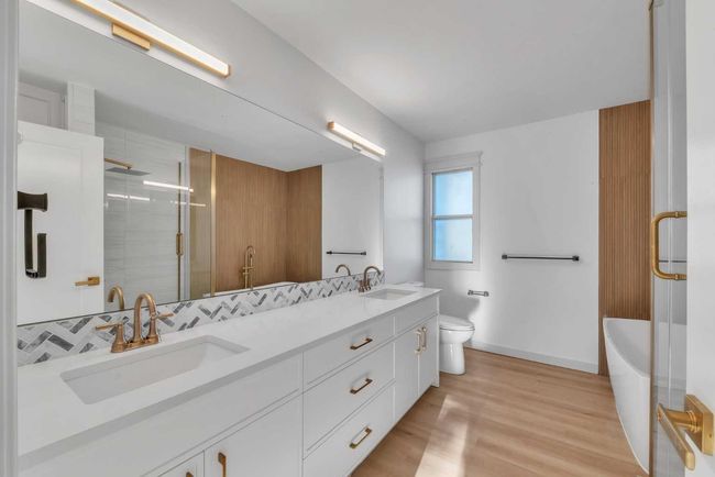 116 Strathcona Close Sw, House other with 4 bedrooms, 4 bathrooms and 4 parking in Calgary AB | Image 17