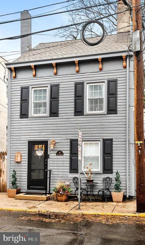 6 W Church St, Bordentown, NJ, 08505-1824 | Card Image