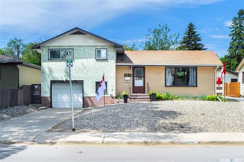 1313 N Avenue S, Saskatoon, SK, S7M2R2 | Card Image