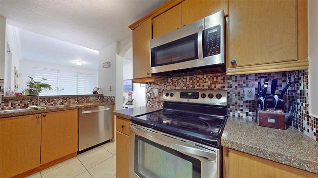 601 - 6670 Nw 114th Ave, Condo with 3 bedrooms, 2 bathrooms and null parking in Doral FL | Image 14