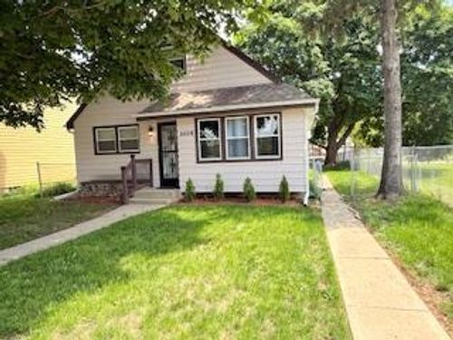 5024 N 70 Street, Milwaukee, WI, 53218 | Card Image