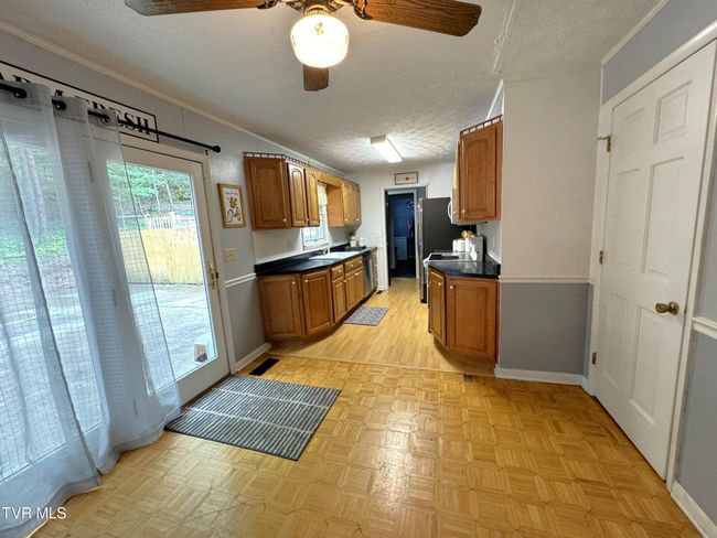 1516 Valley View Dr, House other with 4 bedrooms, 4 bathrooms and null parking in Big Stone Gap VA | Image 16