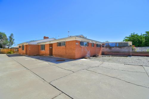 3513 Crest Ave Se, Albuquerque, NM, 87106-1623 | Card Image