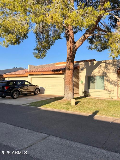 9063 N 68th Ave, Peoria, AZ, 85345-8808 | Card Image
