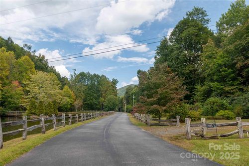 188 Sweetwater Rd, Burnsville, NC, 28714 | Card Image