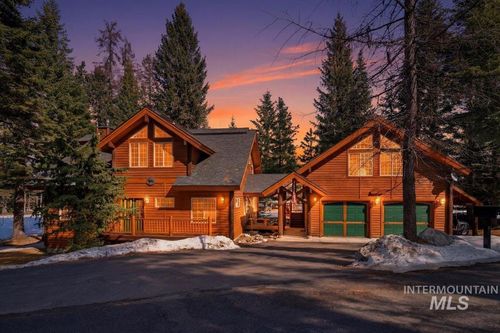1085 Chip Shot Dr, Mccall, ID, 83638-1220 | Card Image