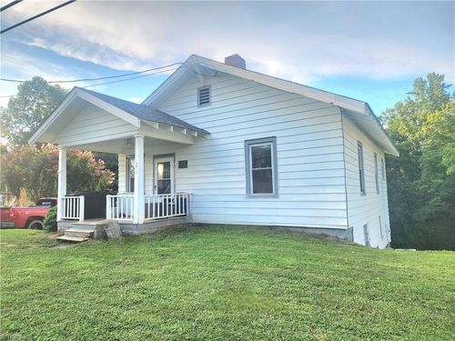 1598 Fancy Gap Rd, Mount Airy, NC, 27030-1824 | Card Image