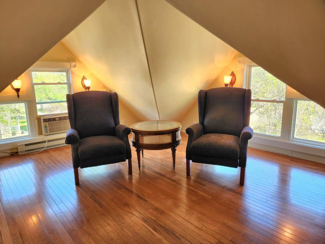 Master Suite Sitting area | Image 34