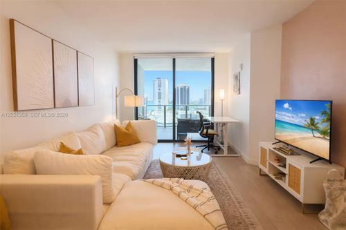 1605-1600 Ne 1st Ave, Miami, FL, 33132-1212 | Card Image