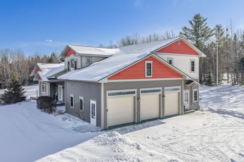 2060 Dexter Road, Dover-Foxcroft, ME, 04426 | Card Image